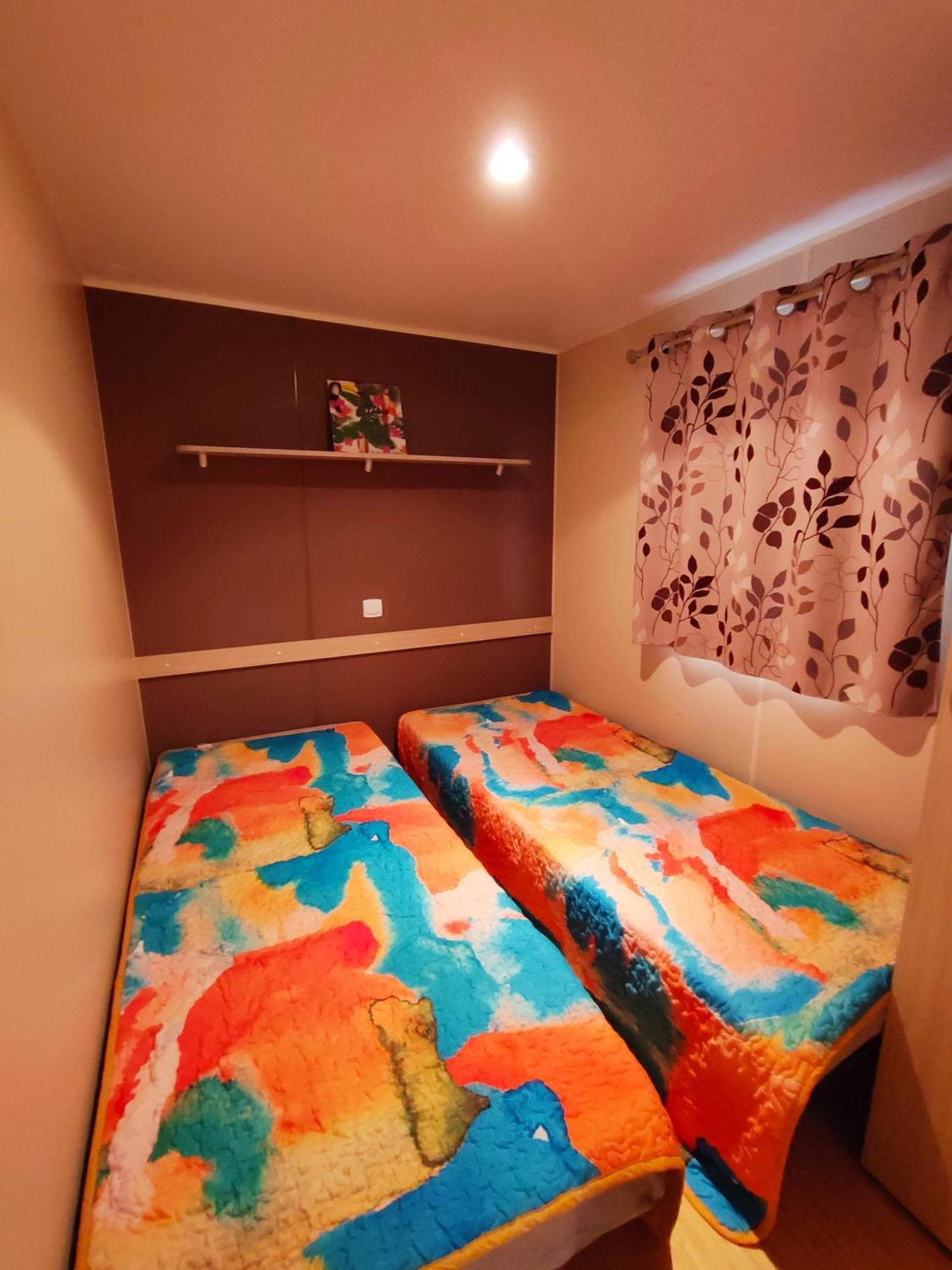 ויק-לה-גארדיול Mobilhome Au Camping Les Salins De La Gardiole Ex Camping Europe מראה חיצוני תמונה