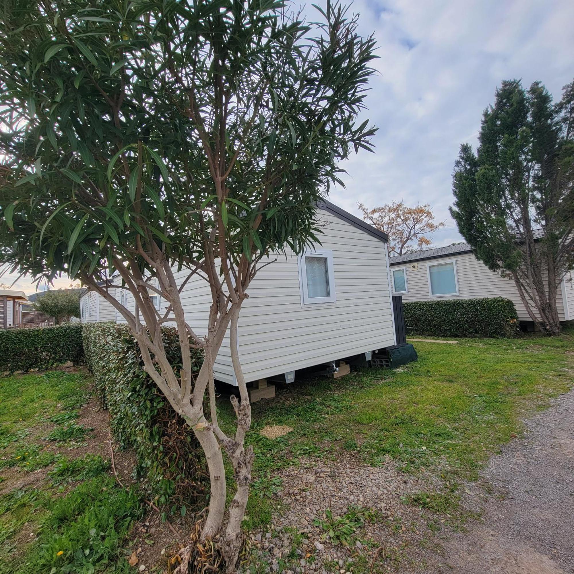 ויק-לה-גארדיול Mobilhome Au Camping Les Salins De La Gardiole Ex Camping Europe מראה חיצוני תמונה