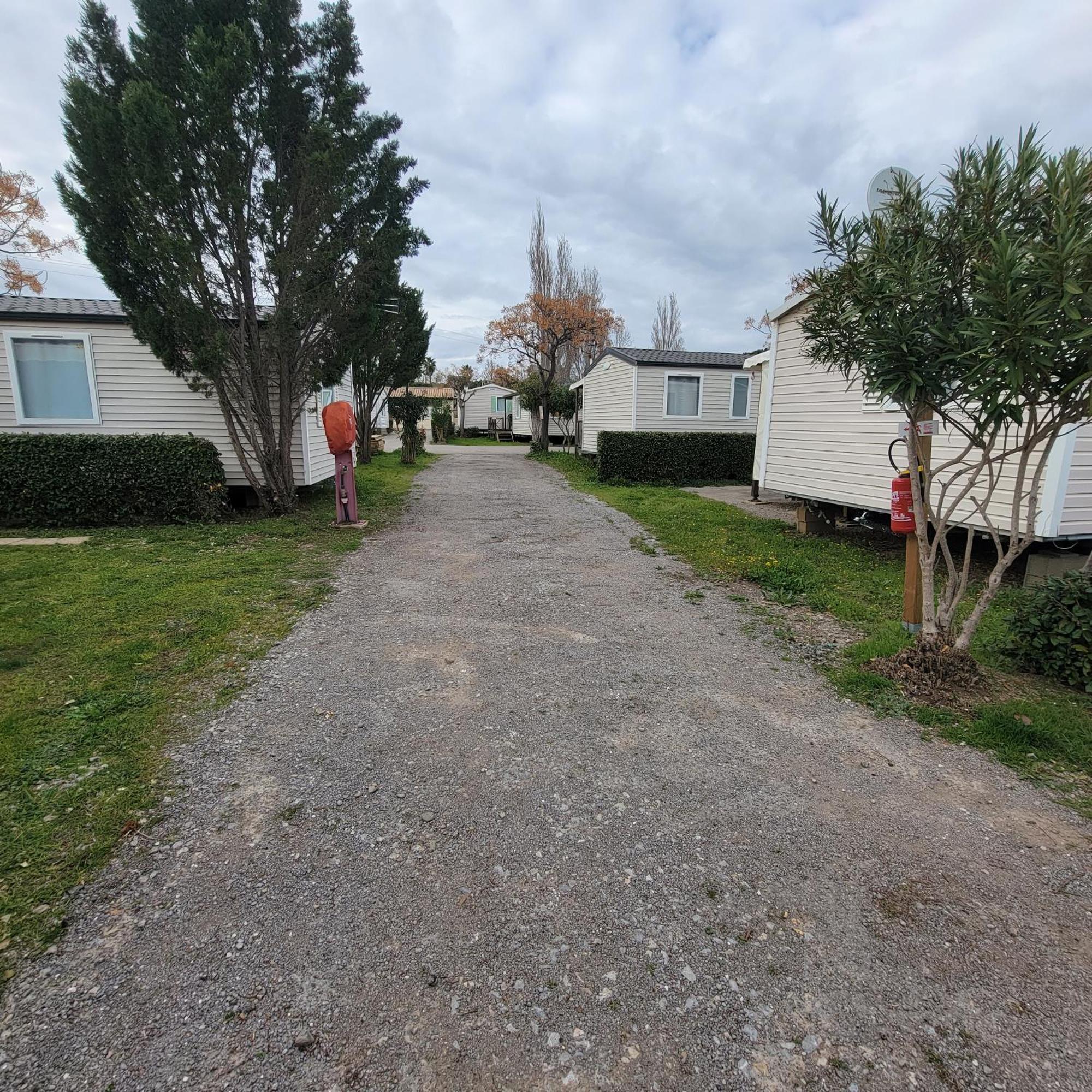 ויק-לה-גארדיול Mobilhome Au Camping Les Salins De La Gardiole Ex Camping Europe מראה חיצוני תמונה