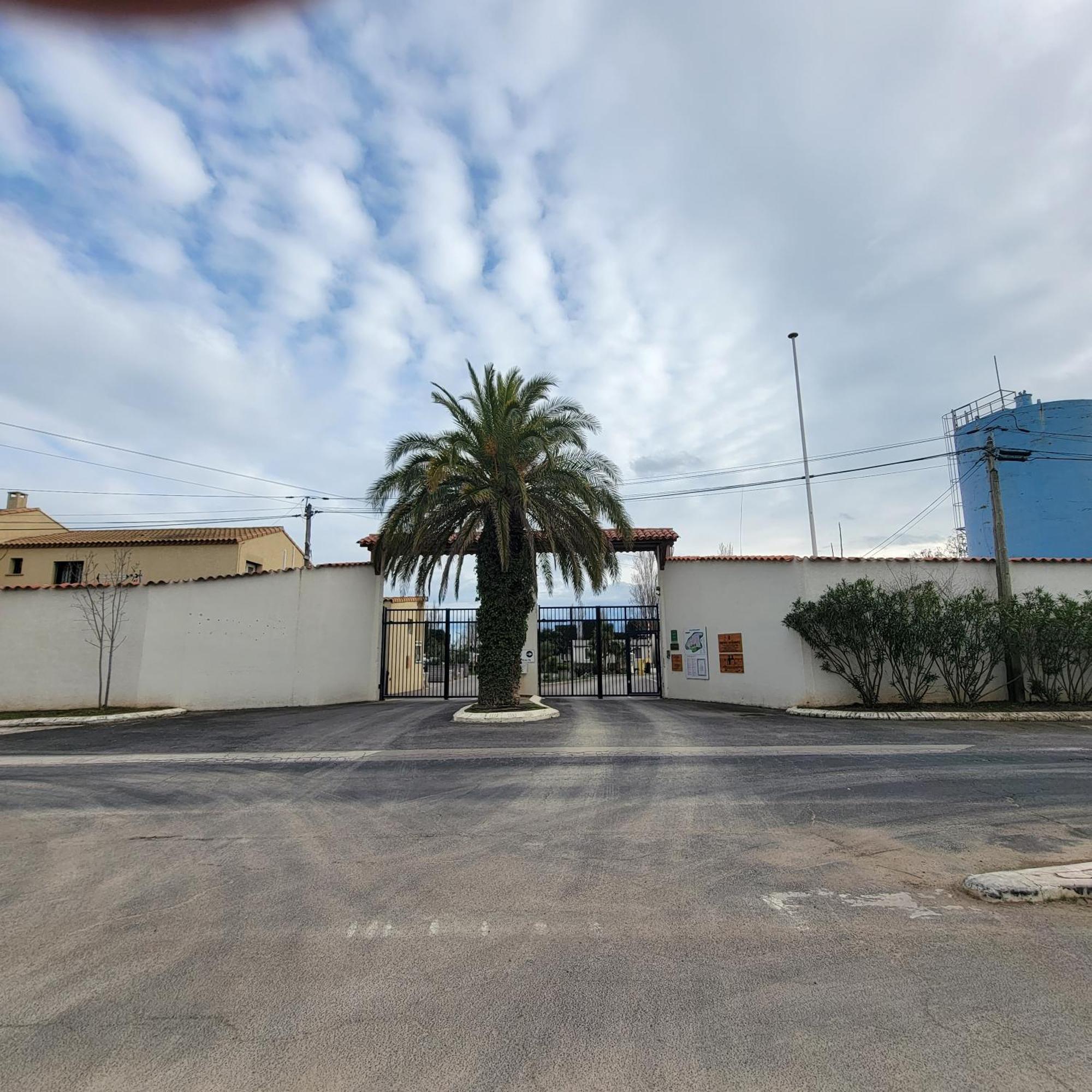 ויק-לה-גארדיול Mobilhome Au Camping Les Salins De La Gardiole Ex Camping Europe מראה חיצוני תמונה